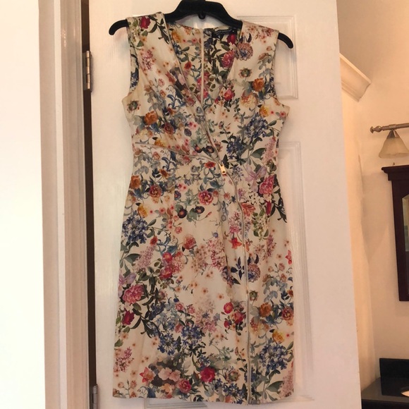 Floral mini dress - Picture 2 of 2